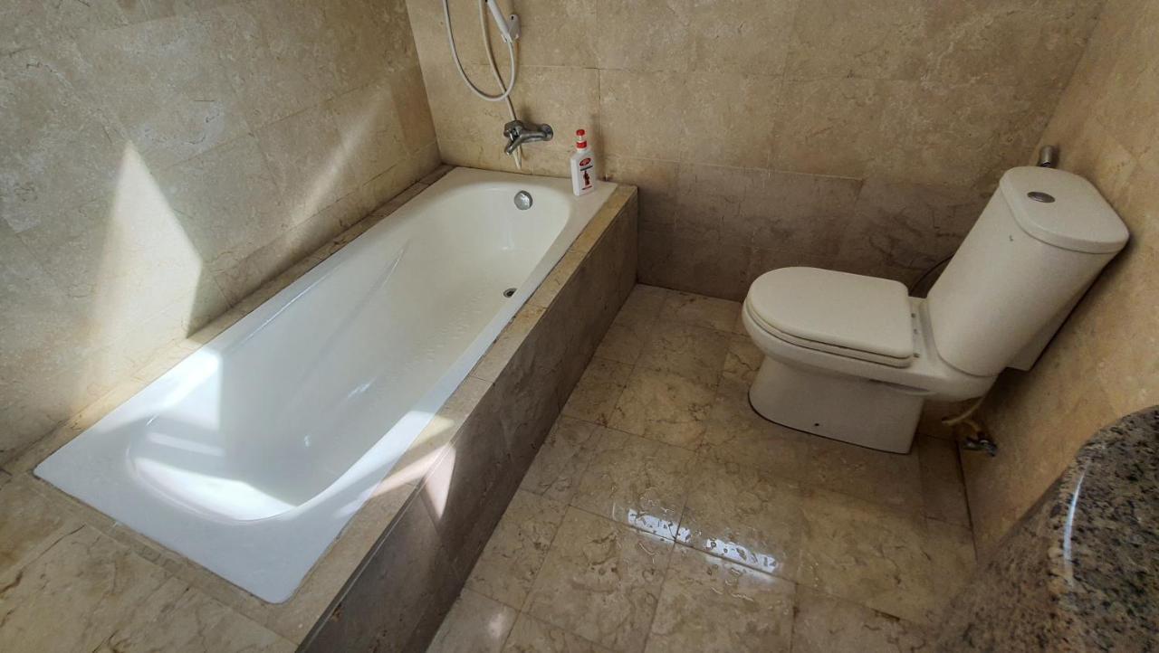 Homestay Jalan Tun Razak Walking Distance Ijn, Hkl, Mrt Station, Kpj, Perkeso, Bernama, Tabung Darah, Istana Budaya Куала Лумпур Екстериор снимка